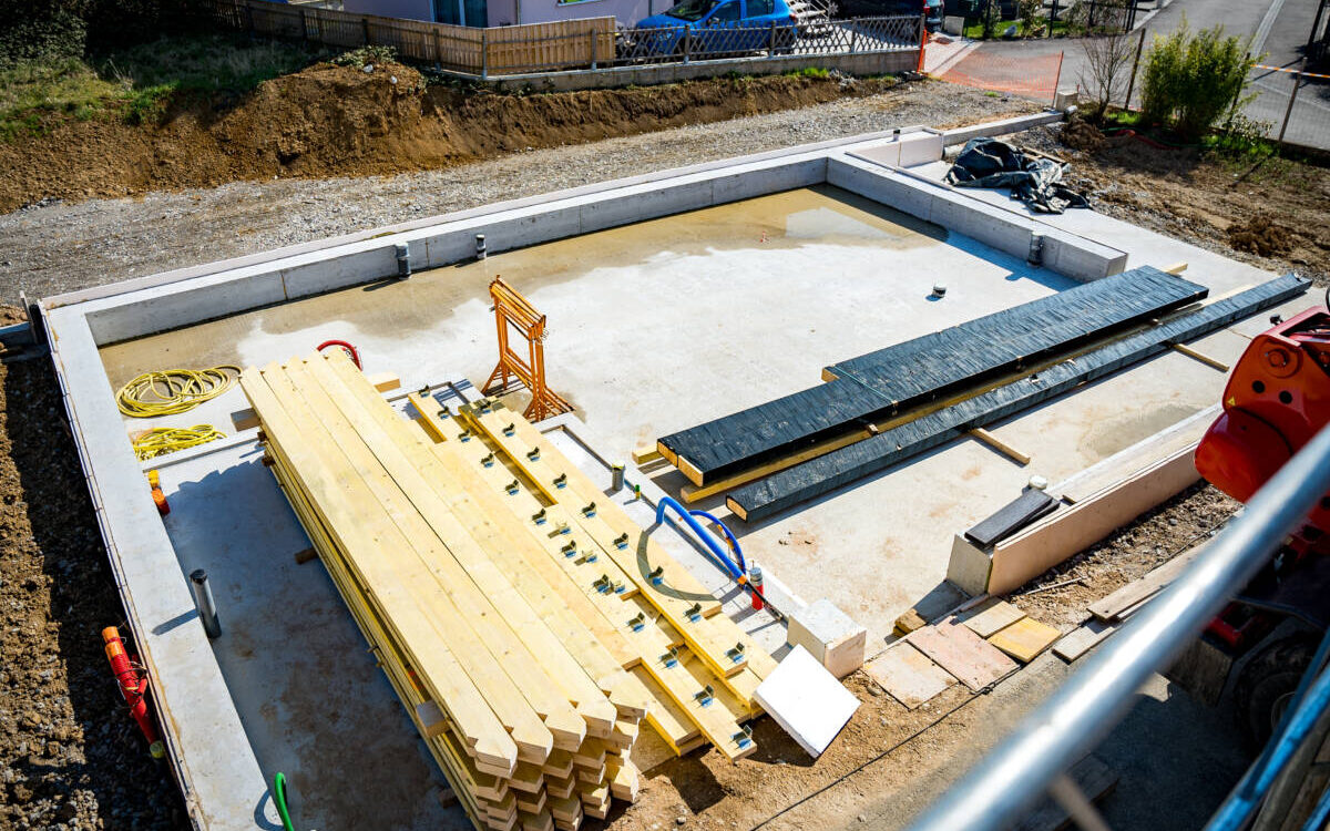Quels syst&egrave;mes de fondation sont les plus adapt&eacute;s aux constructions en paille en climat humide ? Mutzig