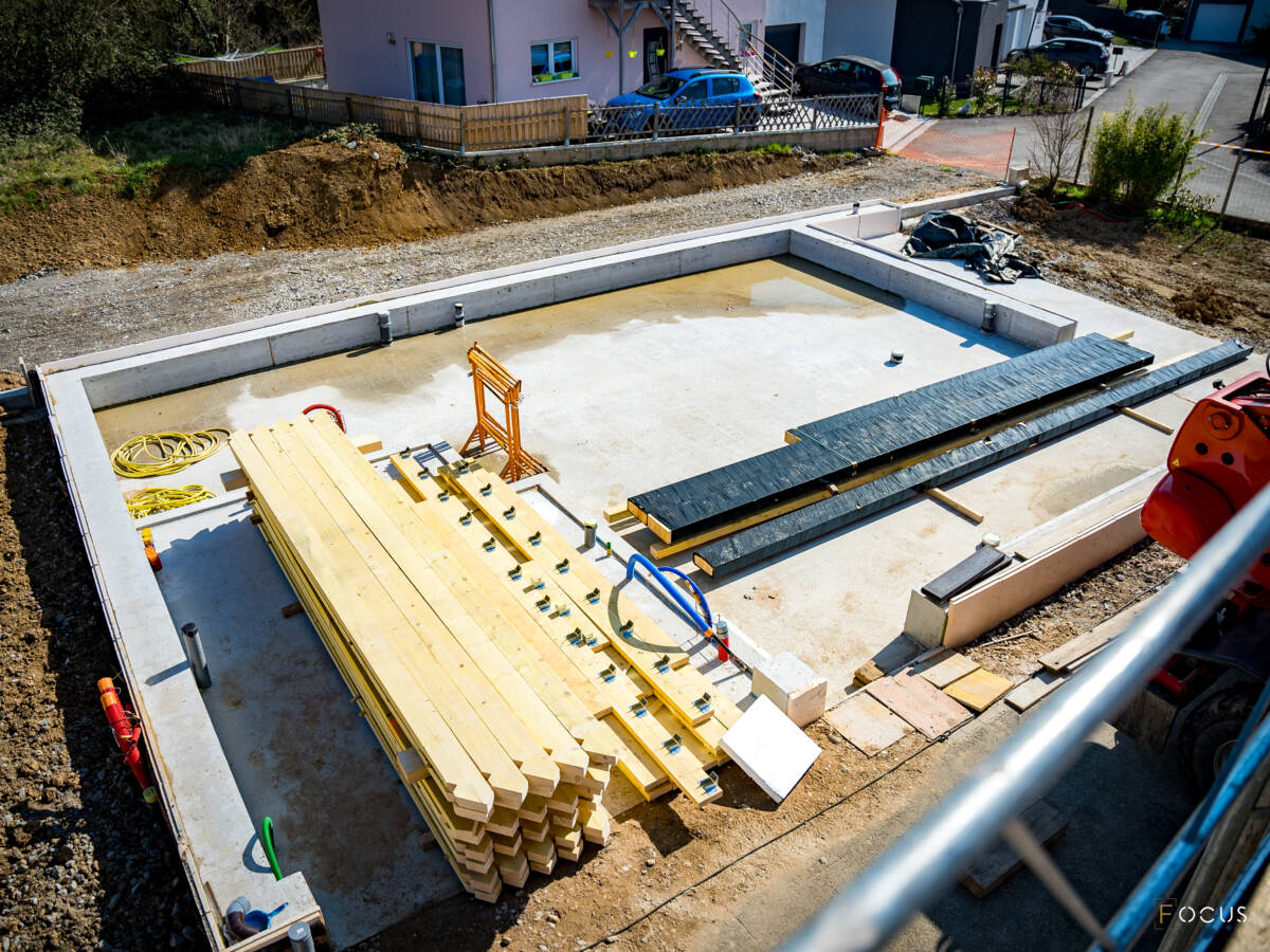 Quels syst&egrave;mes de fondation sont les plus adapt&eacute;s aux constructions en paille en climat humide ? Mutzig